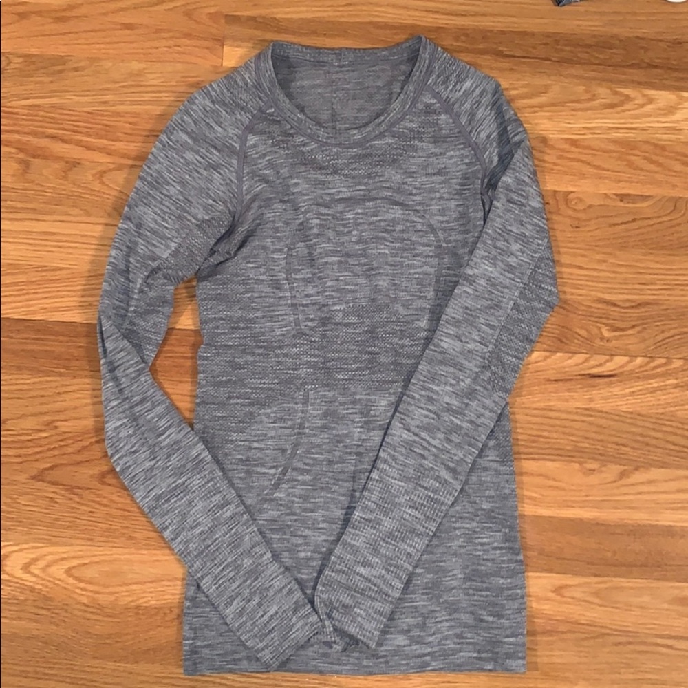 Lululemon long sleeve grey shirt